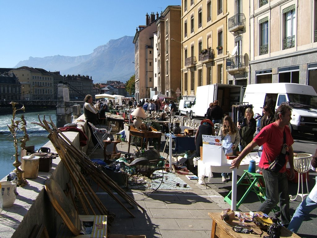 Grenoble - Quai Mounier - Brocante - 2005 by Jean-Luc Pierrat