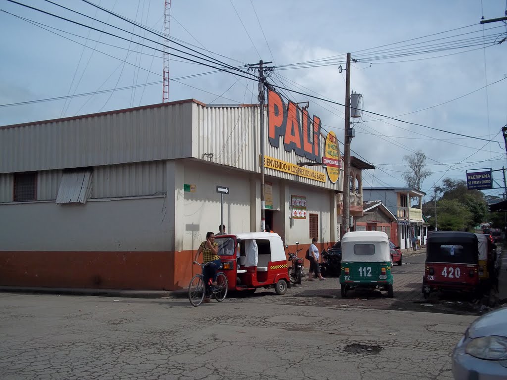 Palí en Diriamba, Carazo by luissamudio