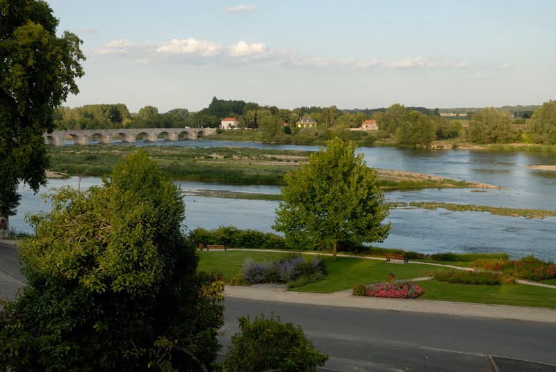 Beaugency Loire by MaMüh