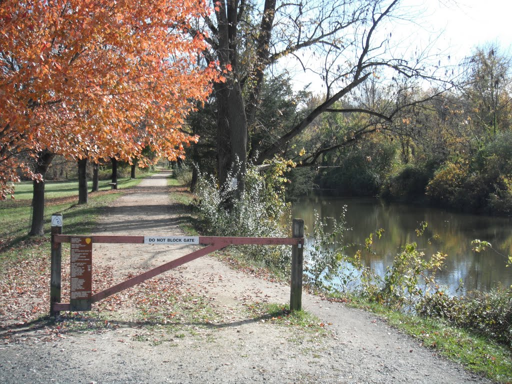 Raritan Canal towpath by bobneub