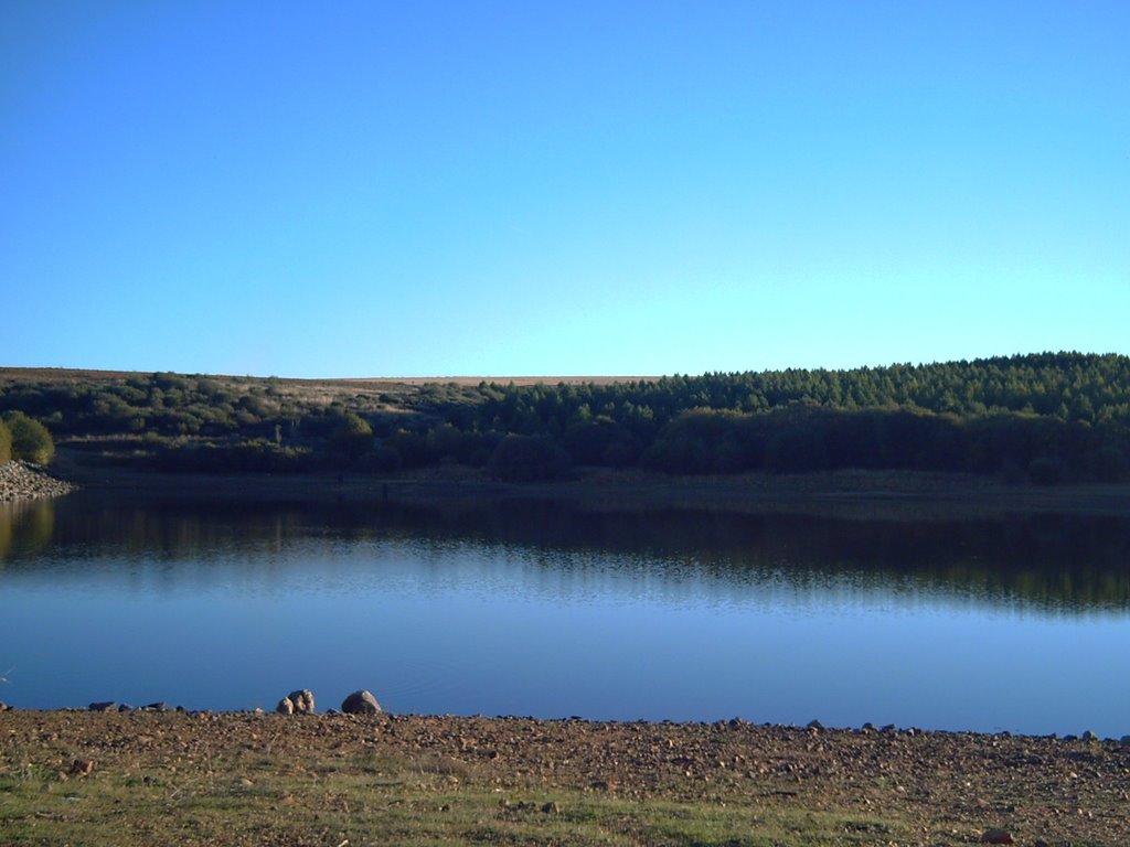 Pantano de Antoñan del Valle by jevirrano