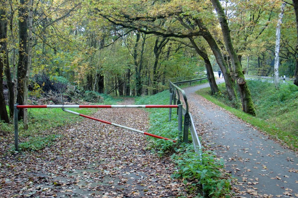 Weg südlich Sandkuhle mündet an der Nindorfer Strasse by zvm22eil