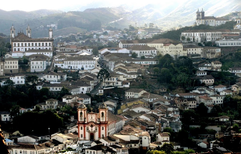 Colonial Town of Ouro Preto: UNESCO World Heritage Site by Gui Torres