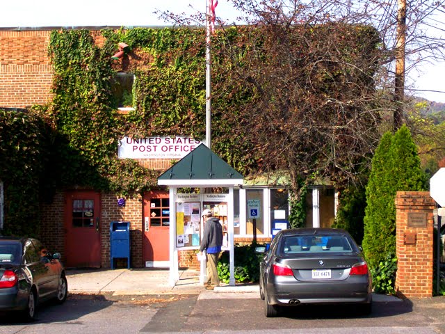 U.S. Post Office, Washington, VA; Oct. 2011 by M. Bennett & DL