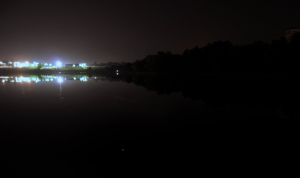 Lake Reflection by eugen_chicio