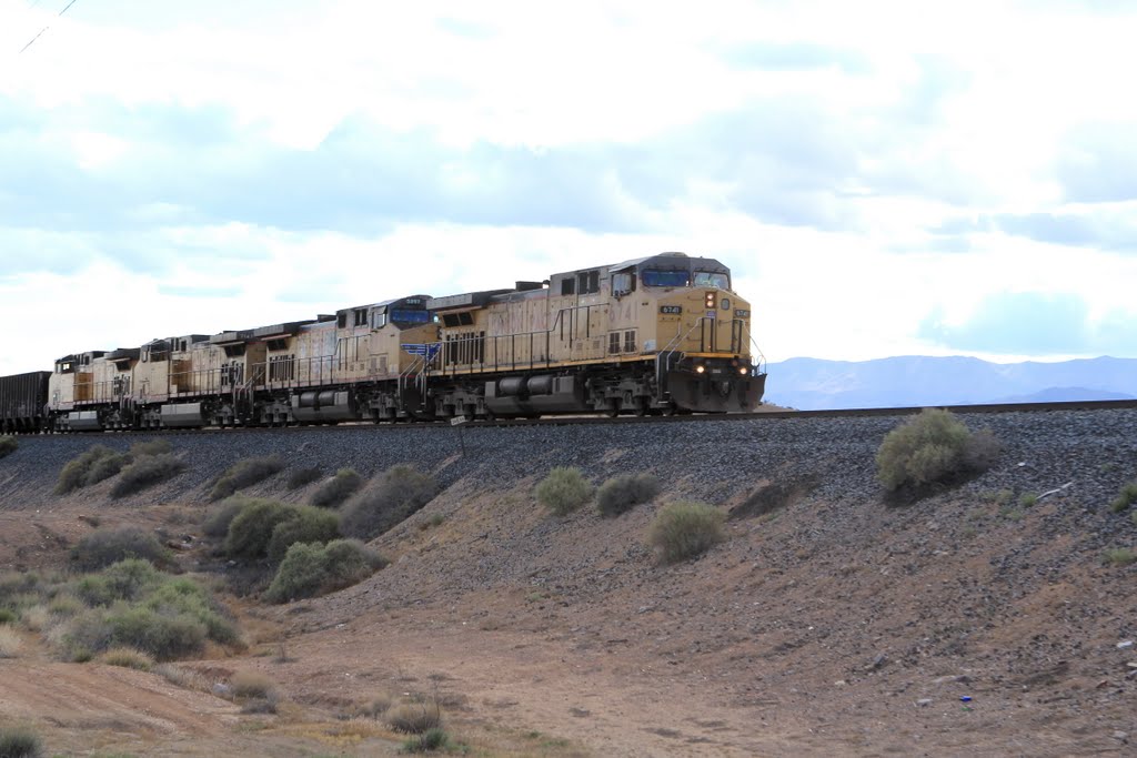 Diesel engines close to Barstow by R Melgar