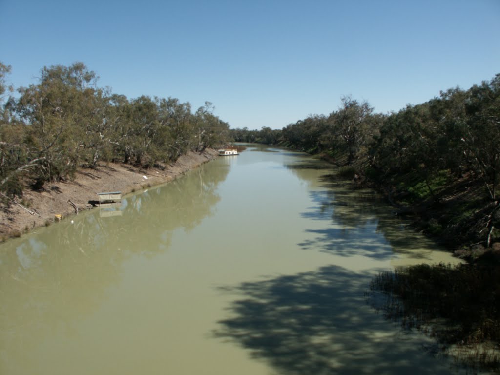 The Darling River looking south by GeoffSfromMacarthurNSW