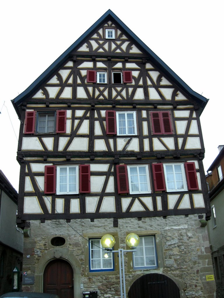 One of the many framework buildings in the old town by makro