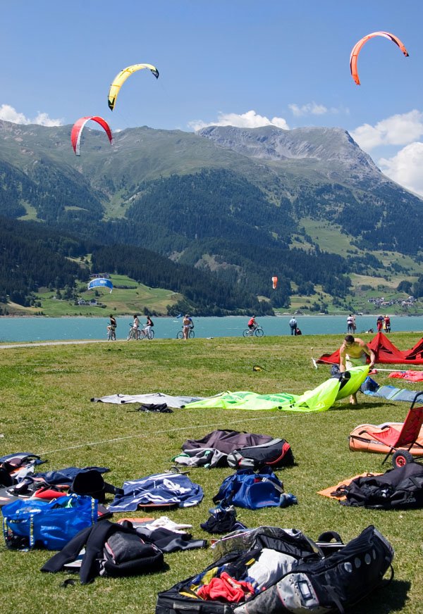 Lago di Resia - Kitesurfers by transalpino