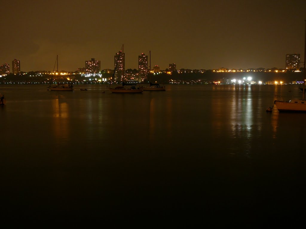 Hudson river by Angelo Rosanio