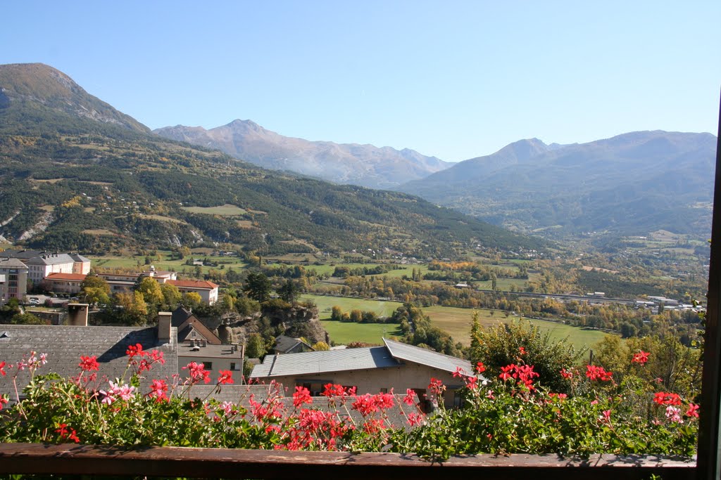 Vue sur Saint Sauveur et les Orres by renefaure