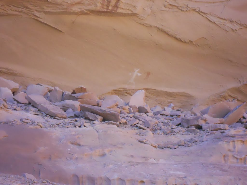 McDonald Creek petroglyphs by mtnbkr