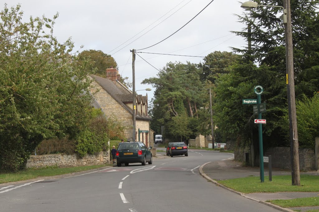 Cassington Road, Yarnton, Oxfordshire by Roger Sweet