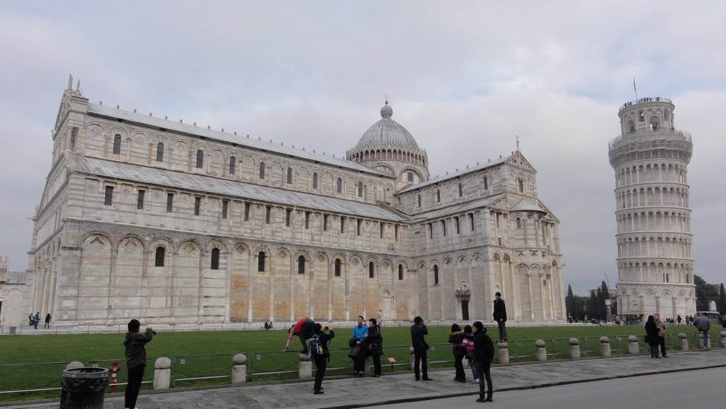 Catedral de Pisa na Piazza dei Miracoli no inverno - Pisa - Itália by Paulo Yuji Takarada