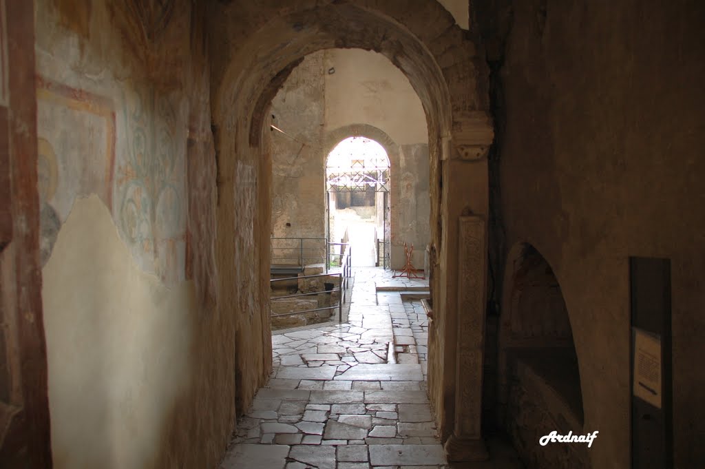 Cimitile - Complesso Basilicale- Basilica di San Felice ingresso by ardnaif