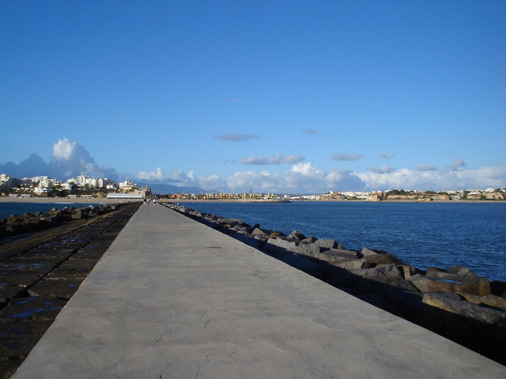 Entrada da barra de Portimão by João C. Setas