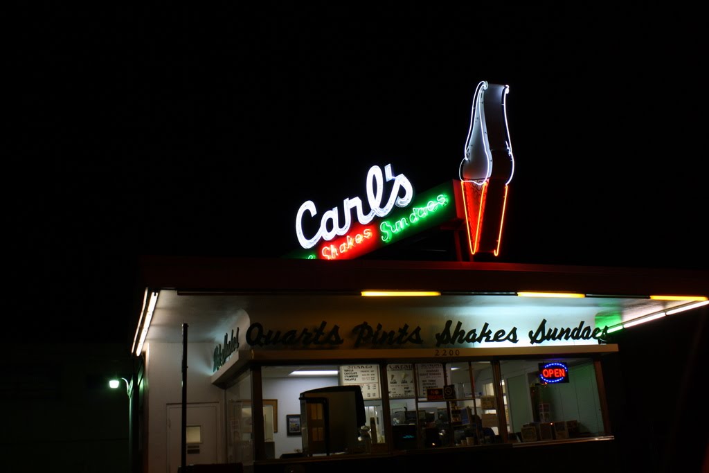 Carl's at night by TimPoe