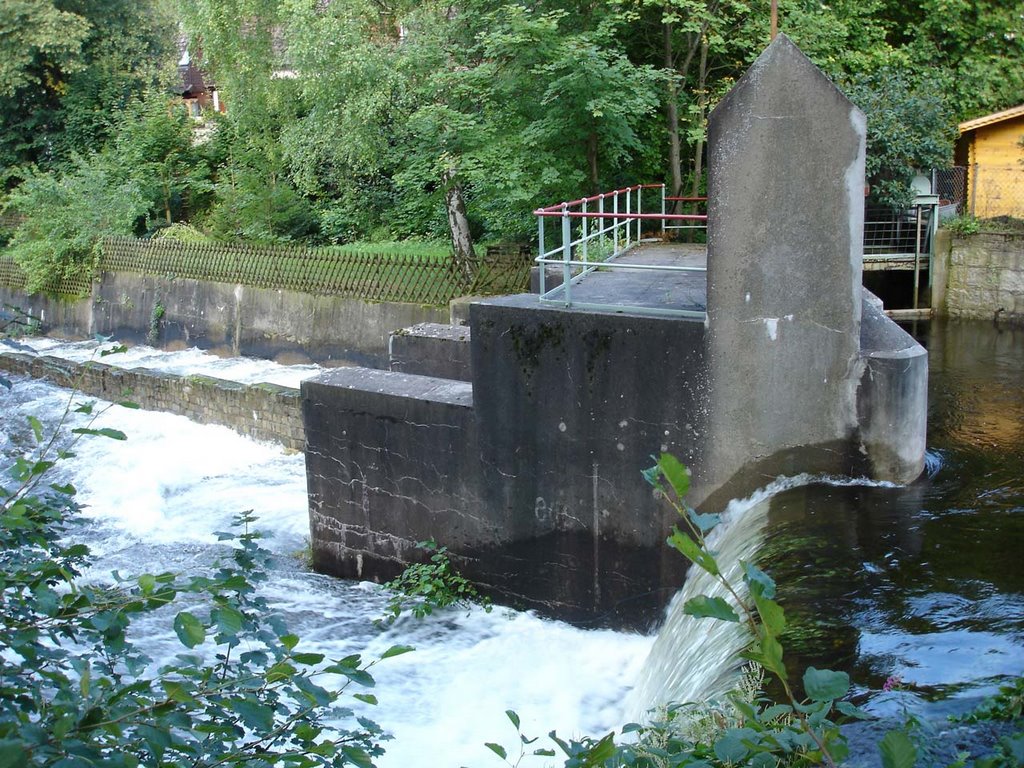 Wehr in der Nähe der Messingbrücke by HarzGeist