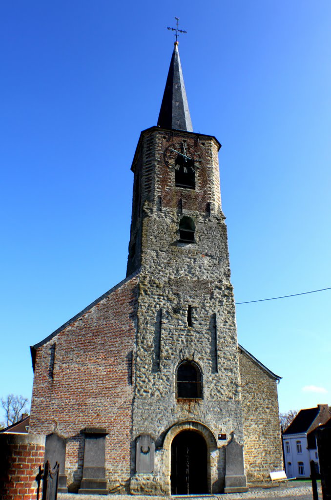 Sint-Pauluskerk, Vossem (Roman style 12th century) by jesse haye