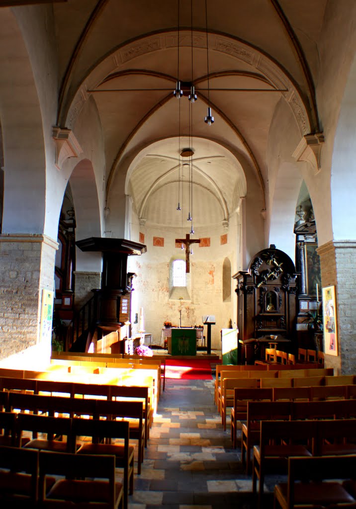 Inside Sint-Pauluskerk, Vossem by jesse haye