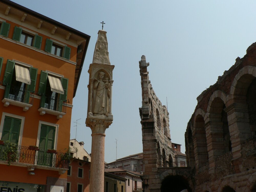 Verona Piazza Bra by Peter und Ute