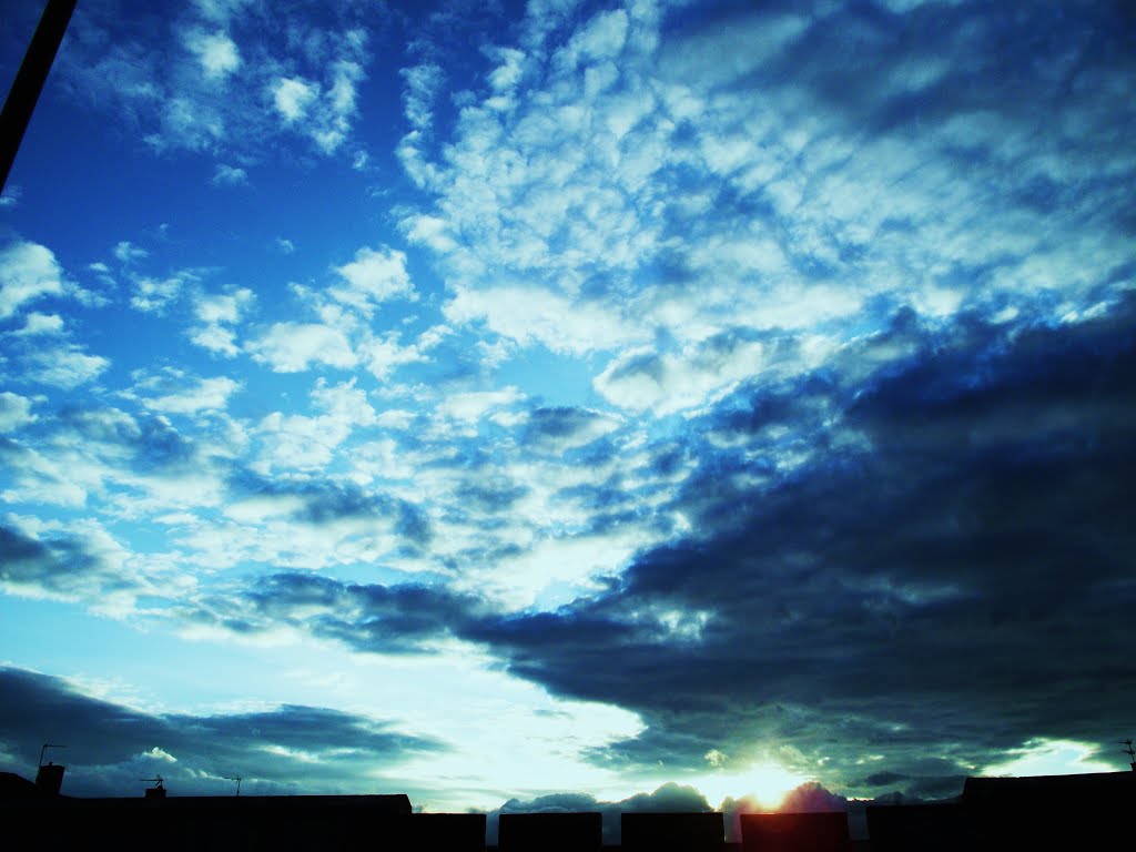 Pretty sky over Newton Aycliffe by Sukik9