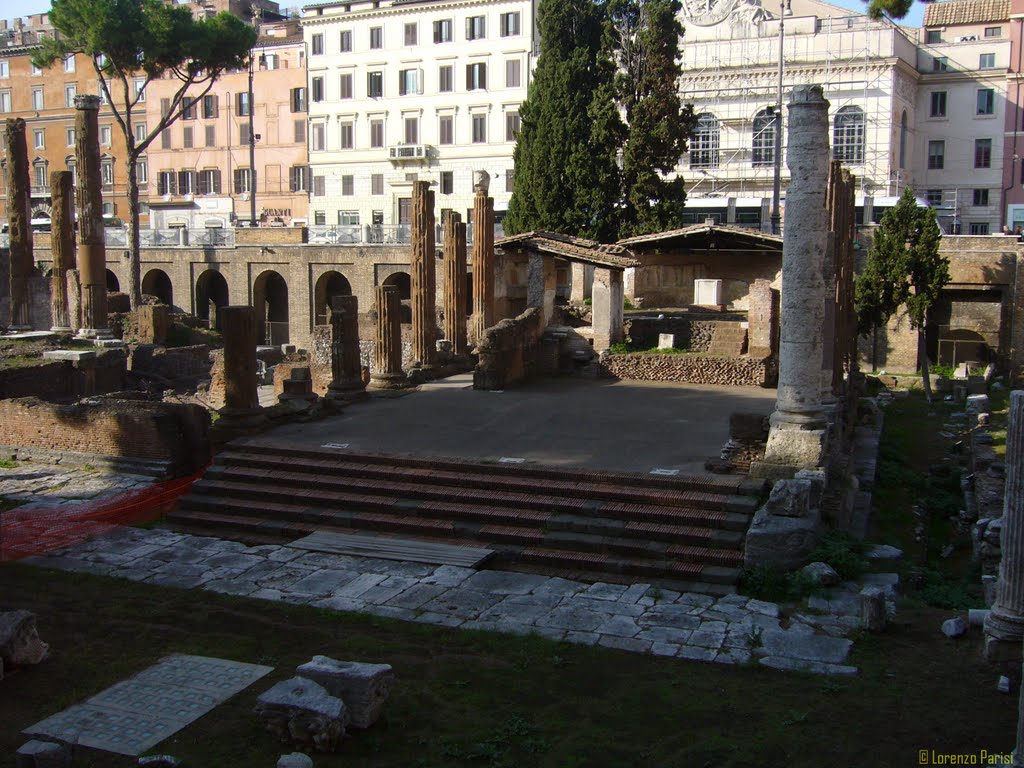 Scavi in largo di Torre Argentina (LP) by Lorenzo Parisi