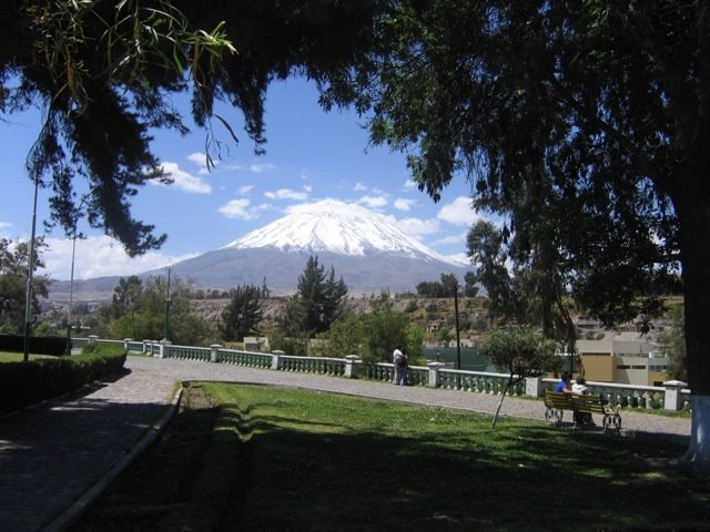 Av. Bolognesi, Yanahuara, Arequipa - www.aqplink.com by Miguel Damiani