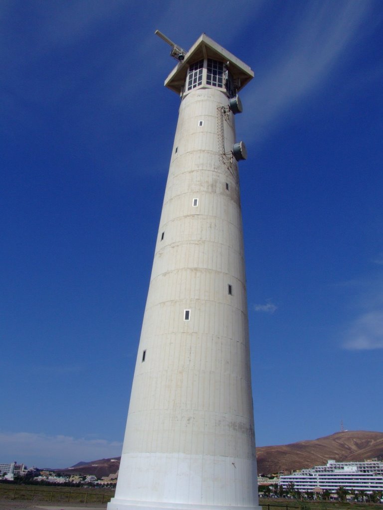 Morro Jable Lighthouse by kevinverdon