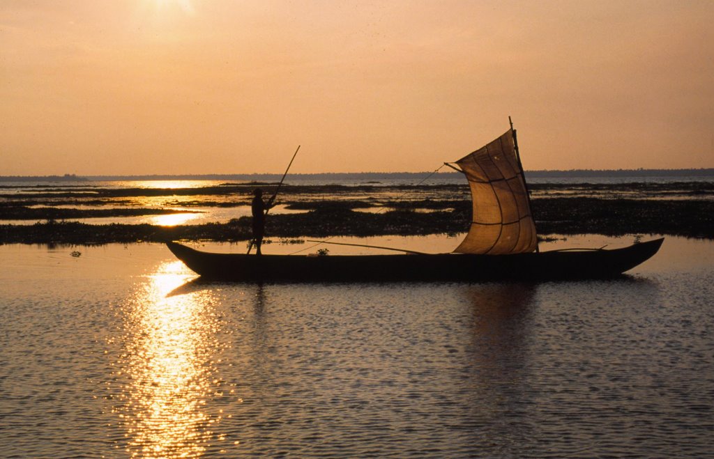 Sunset at Coconut Lagoon by epeteb