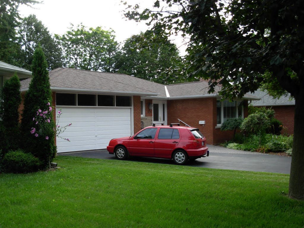 Certainteed Designer Shingle Roof Toronto by Peter & Greg Walker Contracting Inc.