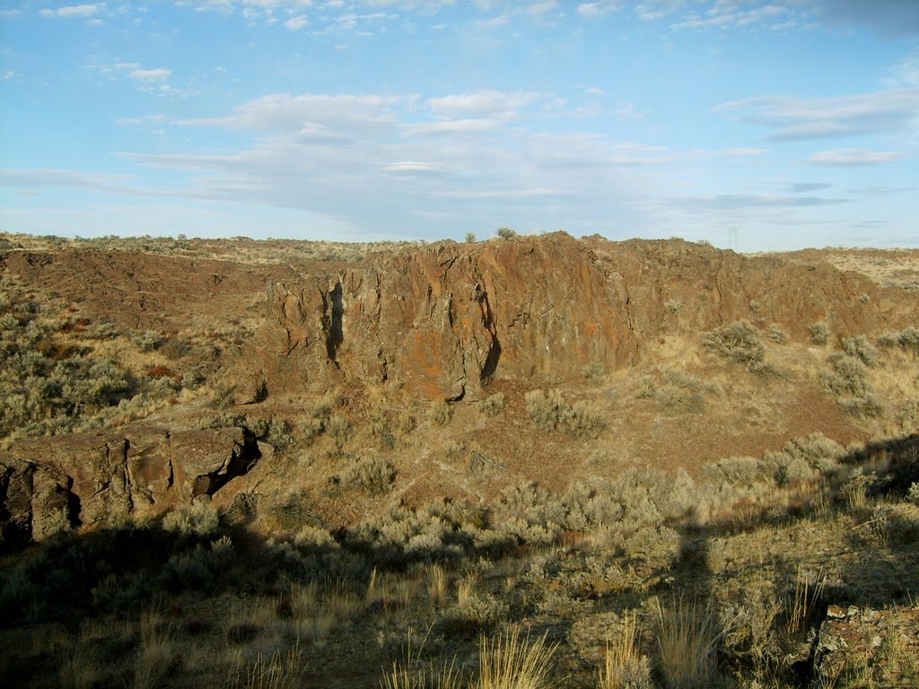 Basalts at Echo Basin, Vantage, Washington by Cowboy Mark Nitchman