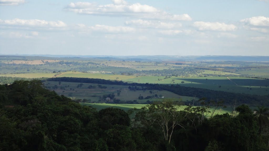 Panoramica do vale entre Ribeirão Bonito e Dourado-SP-Brazil by Niels A Sørensen