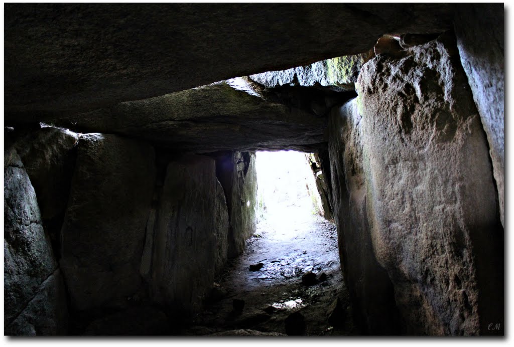 Dolmen de Mané Lud, Locmariaquer by © cvandermeijden