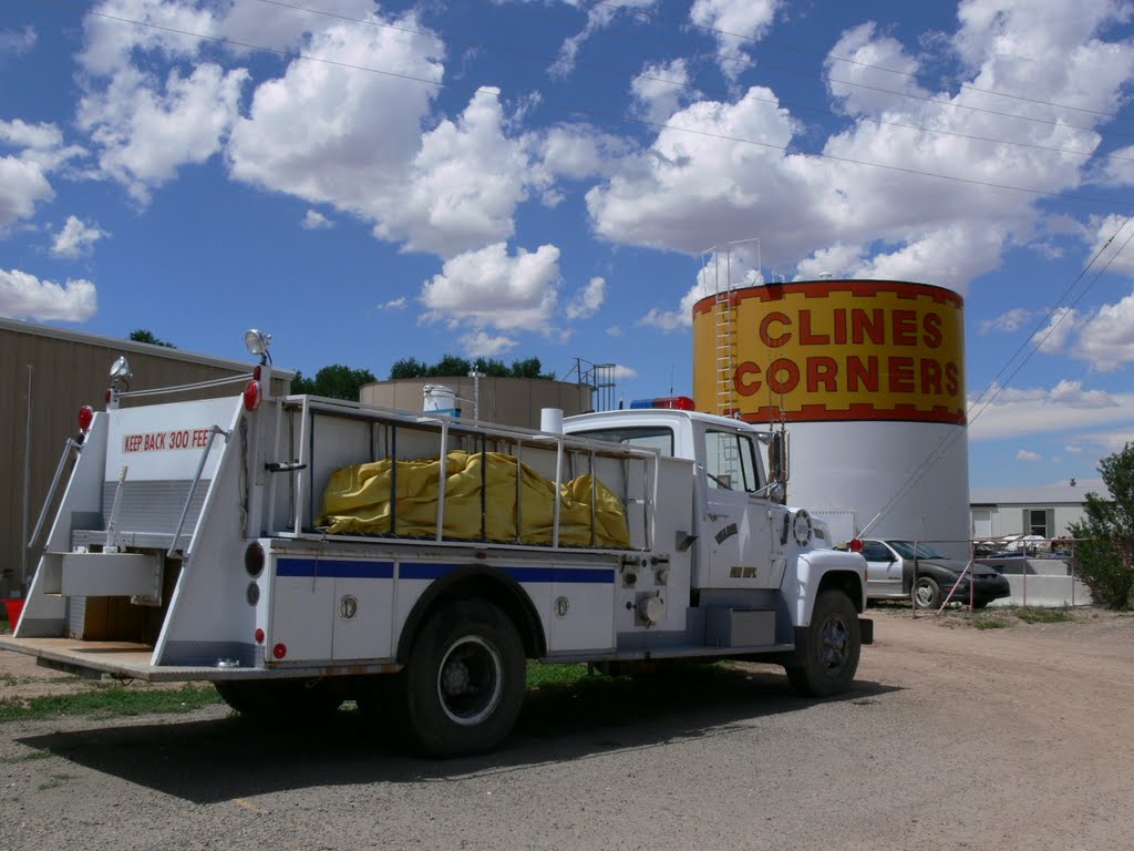 Clines Corner on Route 66, New Mexico by J.gumby.BOURRET