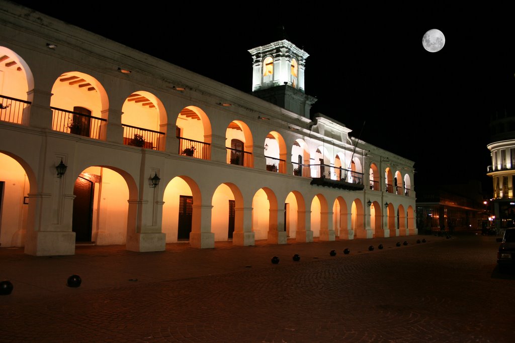 Cabildo de SALTA de Noche by martin mahr