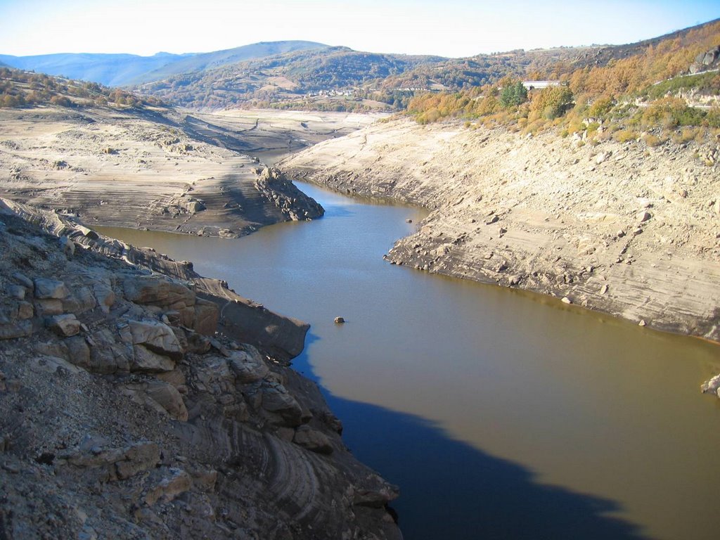 Sequía en Embalse de Chandrexa (Nov. 2007) by La Casa del Chiflón (Bulnes)