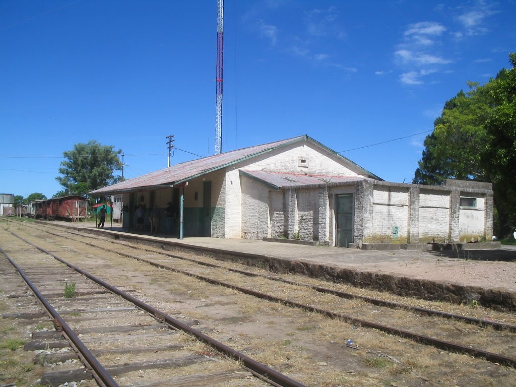 Estación Algorta by Pablo De Vita