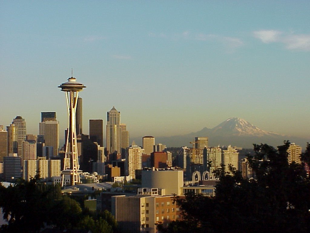 Mount Rainier from Kerry Park on Queen Anne Hill in Seattle by n7fsp