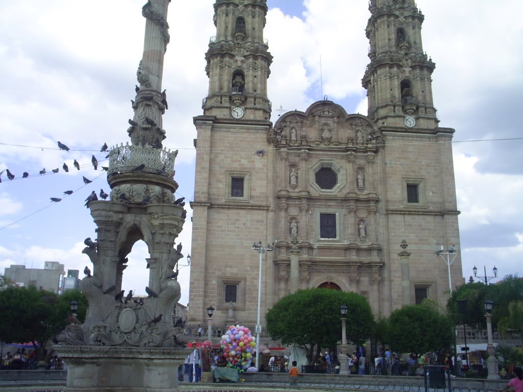 Iglesia de San Juan de los Lagos by Raúl Espinoza Barrón