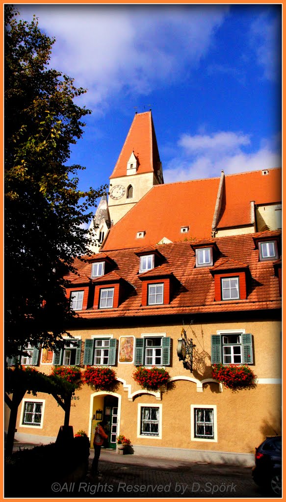 Kirchenwirt und Kirche in Weißenkirchen (Church landlord and church in Weißenkirchen) by © Didi S.