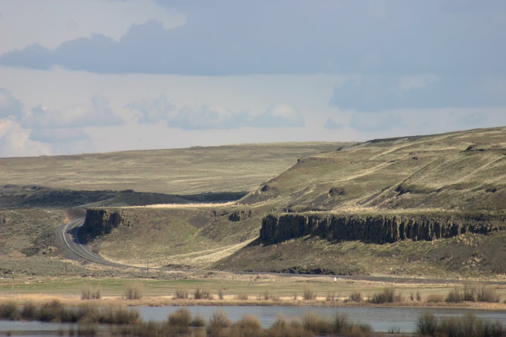 Rt. 28 Curving Around Basalt by chris metz