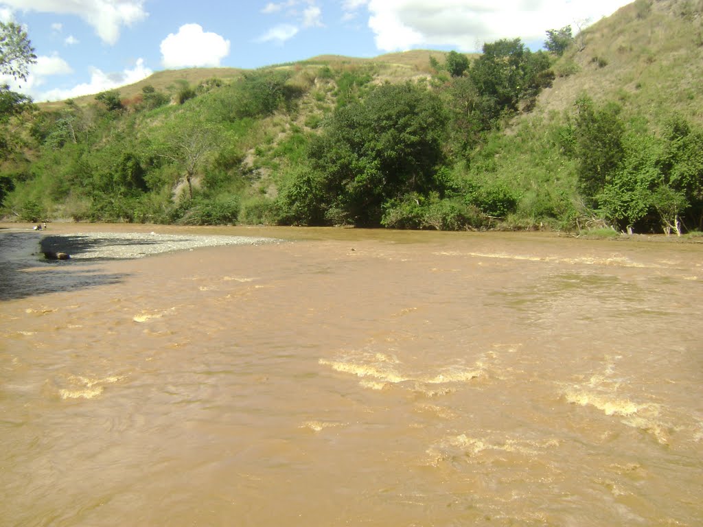 Rio Artibonito en Pedro Santana by RICARDO RODRIGUEZ MATOS