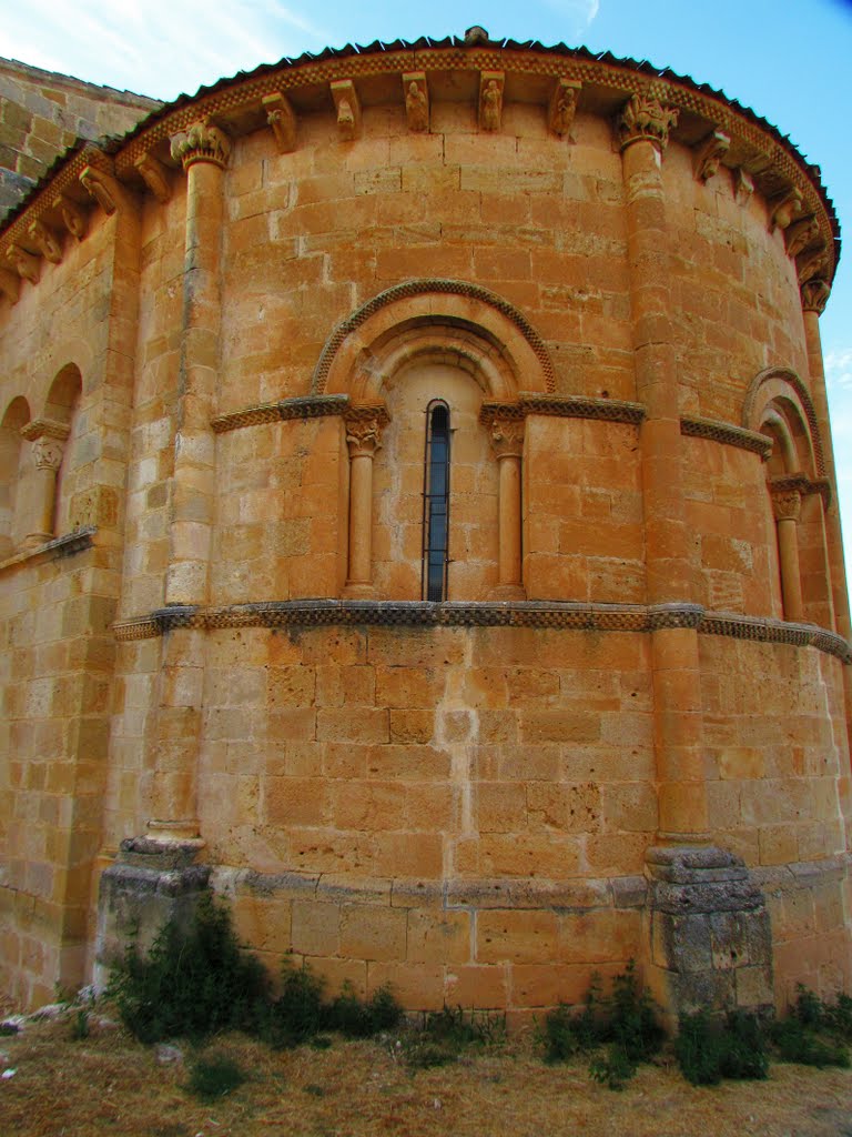 Abside, Iglesia de San Miguel. Fuenteidueña. Segovia. by Valentín Enrique