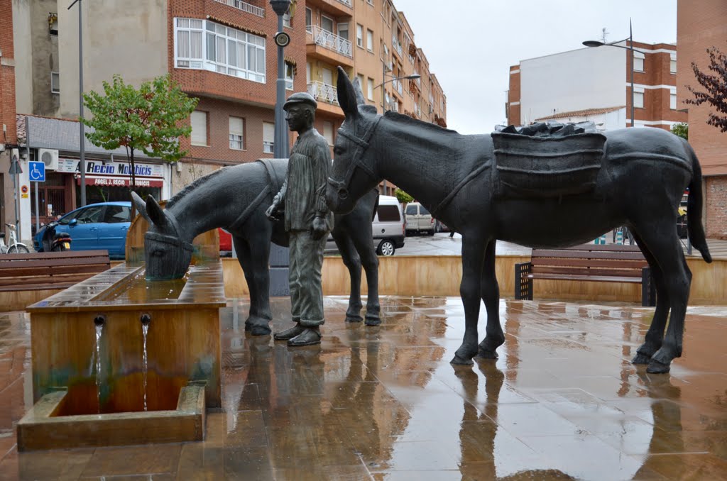 Plaza del Olivo (antiguo pilancón de los burros) - Puertollano by jjbg13500