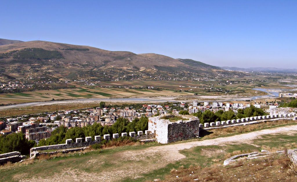 Albania - Berat: Në kështjellë ... by Giorgos Rodinos