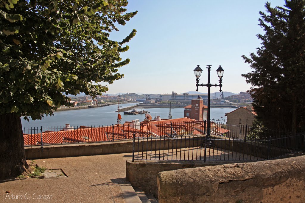 Dársena de La Benedicta desde el Campo de la Iglesia de Portugalete by Arturo C-53