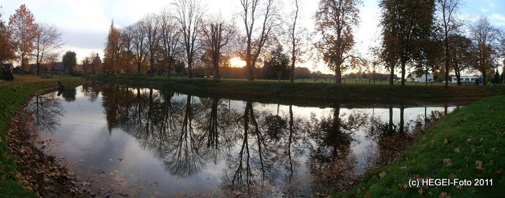 Herbststimmung an der Schlossallee Raesfeld by hegei