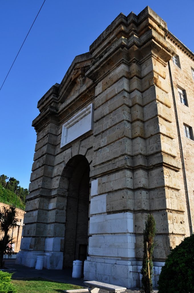 Arco di Porta Pia by Bartolomeo Gorgoglione