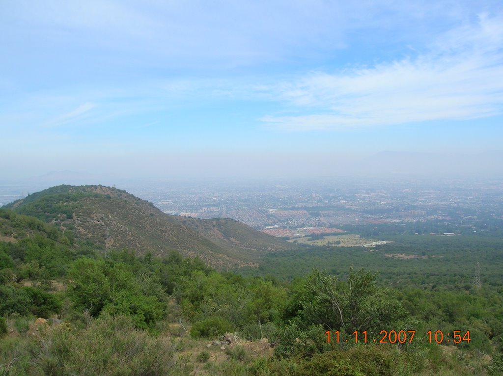 SMOG VISUAL, SENDERO DE CHILE, LO CAÑAS, SANTIAGO by thelordofthebikes